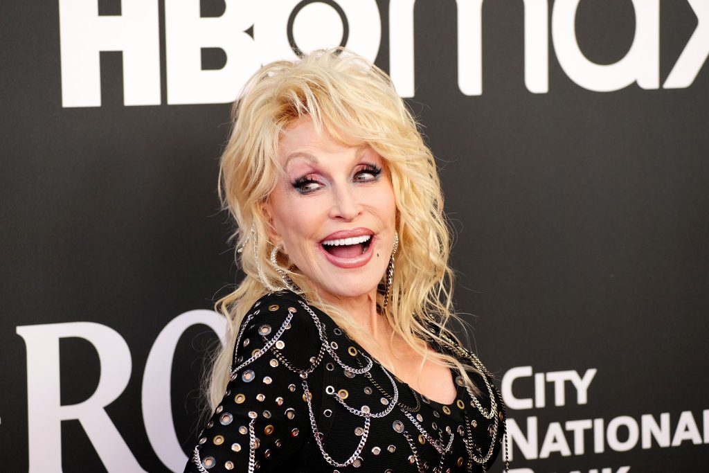 dolly parton plastic surgery