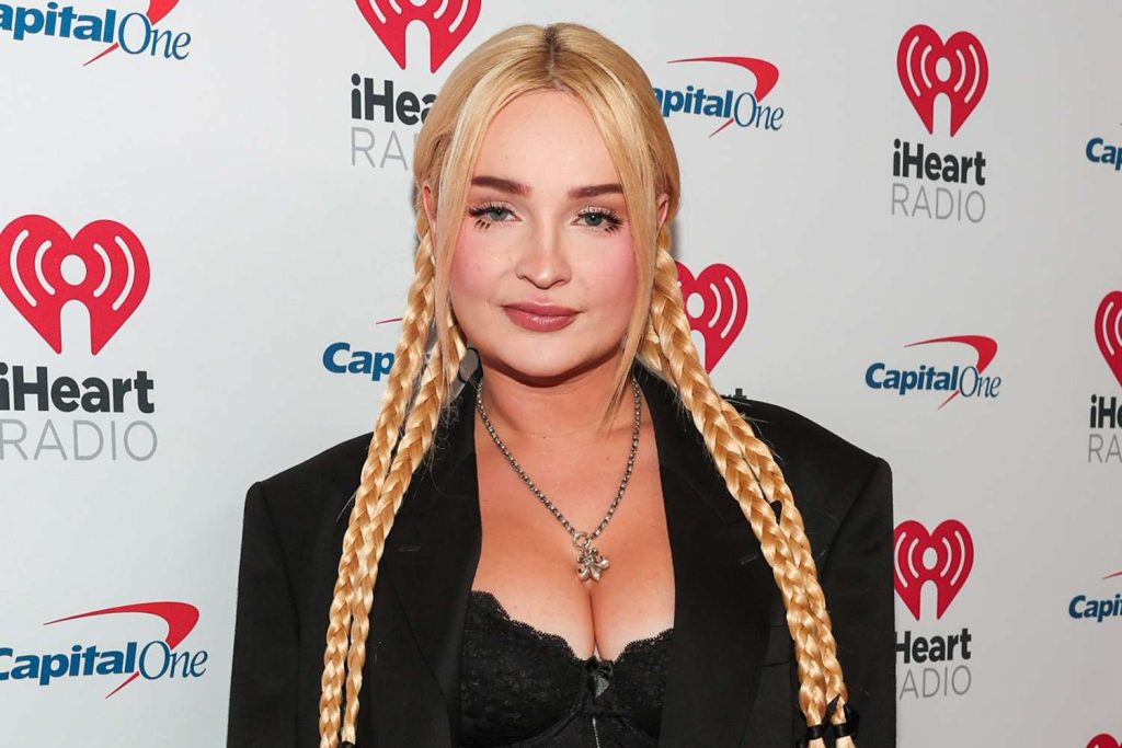  Kim Petras Plastic Surgery: